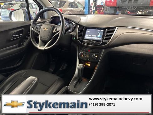 Used 2017 Chevrolet Trax LT w/ LT Convenience Package image 14