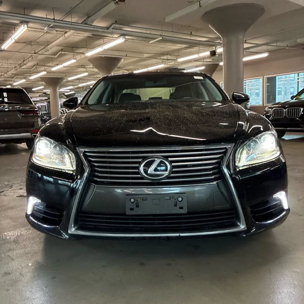 Used 2013 Lexus LS 460 AWD w/ Comfort Pkg image 14