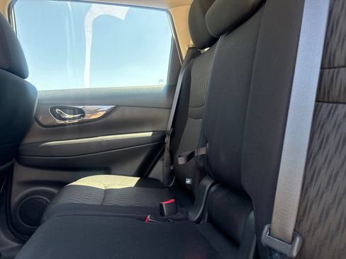Used 2020 Nissan Rogue SV FWD image 33