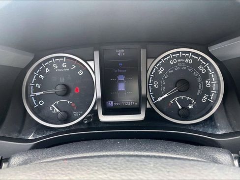 Used 2017 Toyota Tacoma SR5 image 20