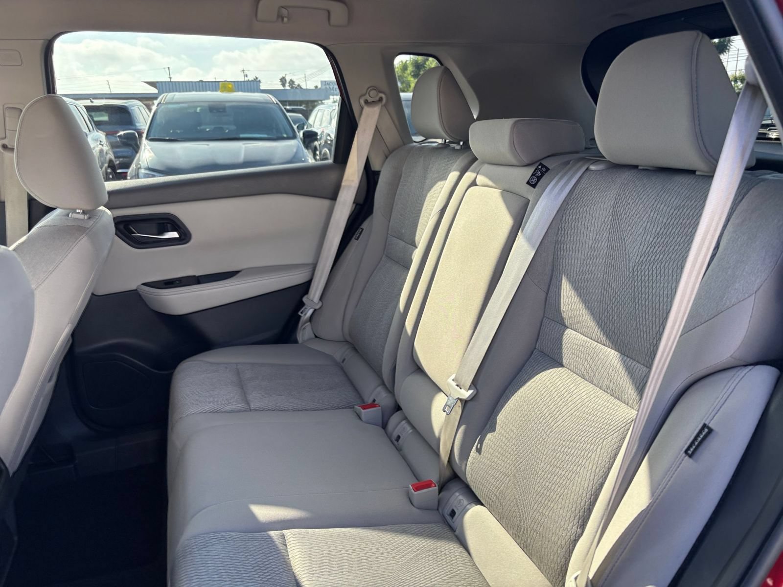 Used 2025 Nissan Rogue SV AWD/4WD image 27