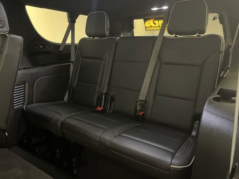 Used 2024 GMC Yukon XL SLT image 26