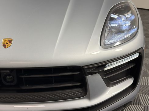Used 2026 Porsche Macan AWD/4WD image 11