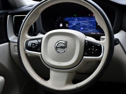 Used 2023 Volvo XC60 B5 Plus w/ Climate Package AWD/4WD image 18