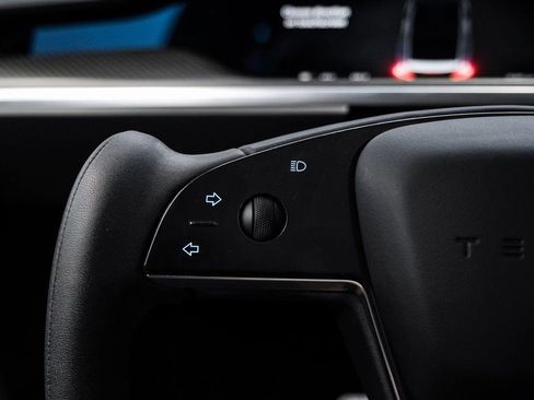 Used 2023 Tesla Model X Plaid image 19