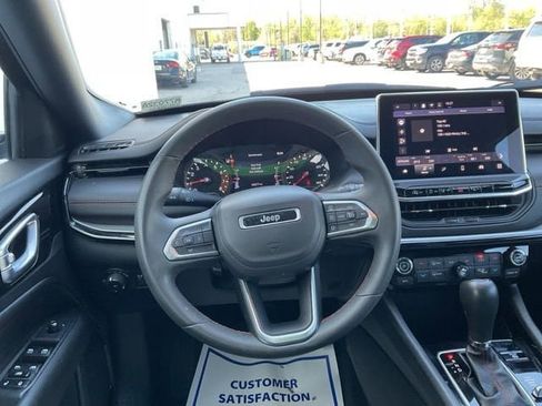 Used 2024 Jeep Compass Trailhawk AWD/4WD image 22