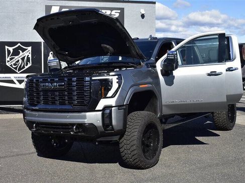 Used 2024 GMC Sierra 3500 Denali Ultimate image 30