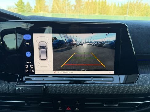 Used 2024 Volkswagen Golf R 2.0T image 23