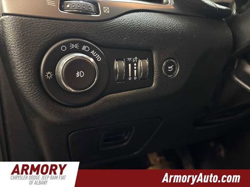 Used 2021 Jeep Cherokee Latitude Lux w/ Sun & Sound Group image 10