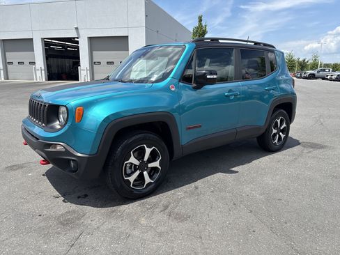 Certified 2022 Jeep Renegade Trailhawk AWD/4WD image 5