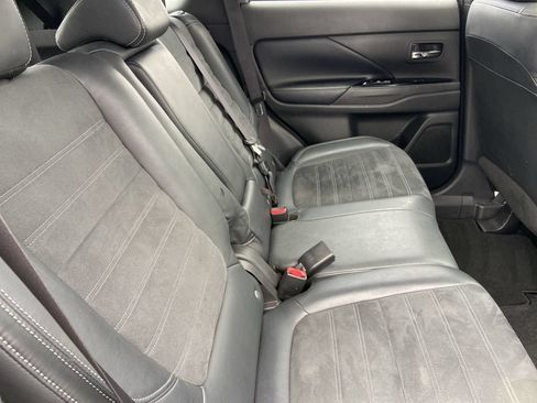 Used 2019 Mitsubishi Outlander LE FWD image 23