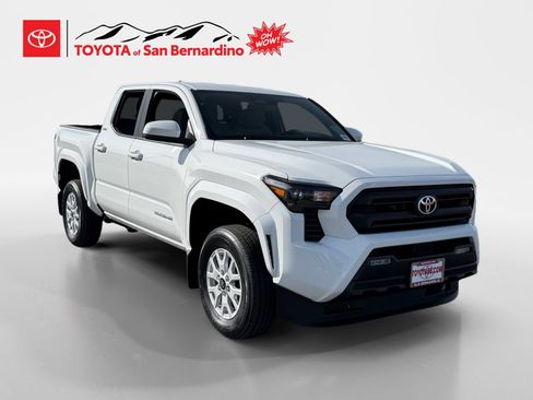 Certified 2026 Toyota Tacoma SR5 AWD/4WD image 7