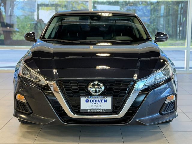 Used 2022 Nissan Altima 2.5 SV w/ SV Premium Package FWD image 2