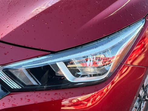 Used 2020 Nissan Versa SV image 11