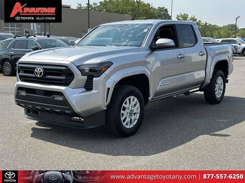 Used 2026 Toyota Tacoma SR5 AWD/4WD image 4