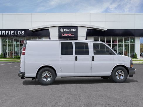 New 2025 GMC Savana 3500 image 5