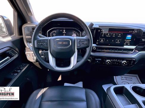 Used 2025 GMC Sierra 1500 SLT image 5