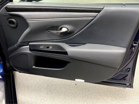 Certified 2025 Lexus ES 350 w/ Premium Package FWD image 24