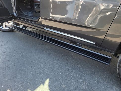 Used 2021 Cadillac Escalade ESV Premium Luxury Platinum w/ Heavy-Duty Trailer Package image 10