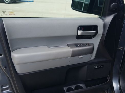 Used 2010 Toyota Sequoia Limited RWD image 9