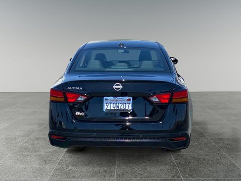 Used 2025 Nissan Altima 2.5 SV FWD image 4