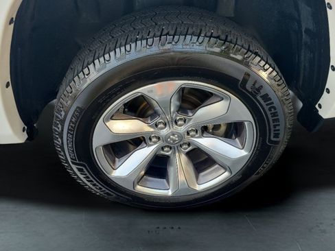 Used 2021 RAM 1500 Limited AWD/4WD image 9