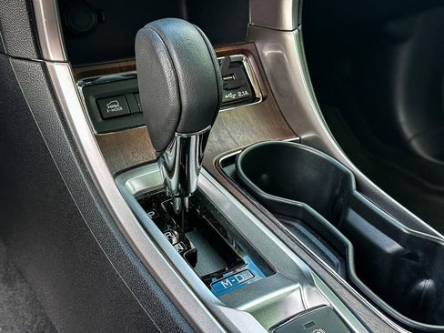 Used 2022 Subaru Ascent Touring w/ Popular Package #2A image 20