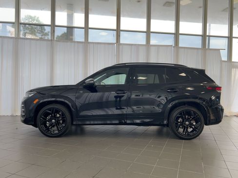 New 2026 Volkswagen Tiguan SE R-Line image 2