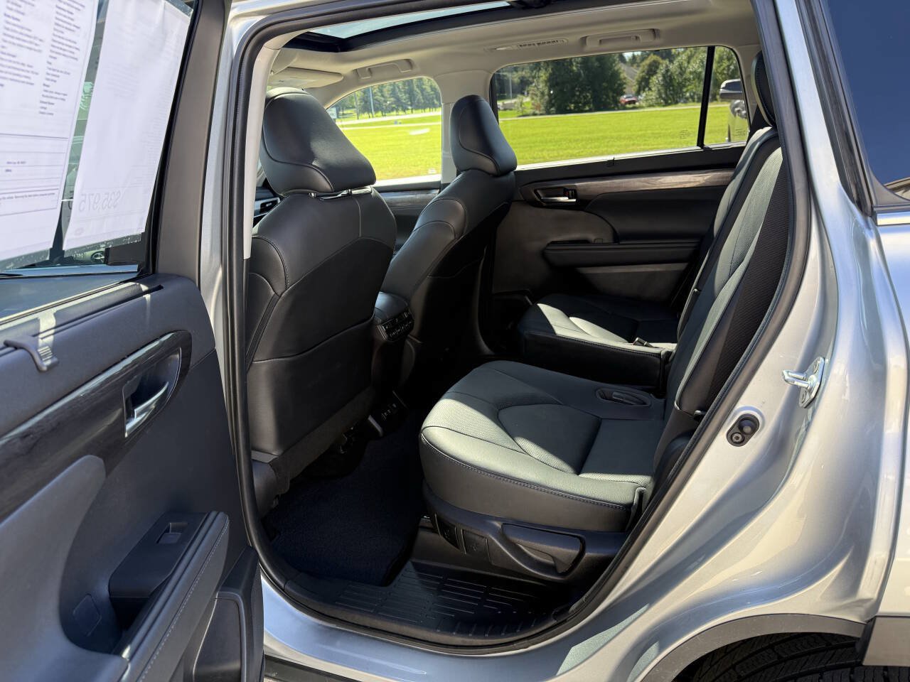Used 2021 Toyota Highlander Limited AWD/4WD image 6