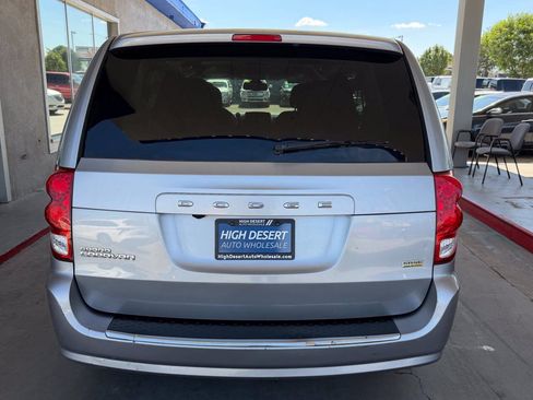 Used 2019 Dodge Grand Caravan SE FWD image 7