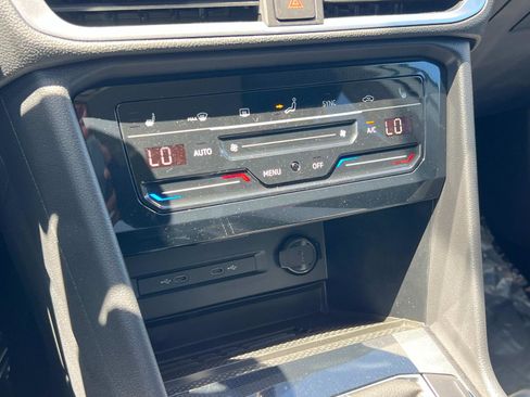 New 2025 Volkswagen Taos SE image 13