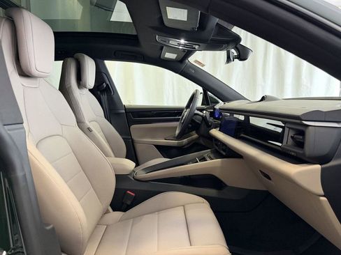 New 2026 Porsche Macan 4 Electric AWD/4WD image 16