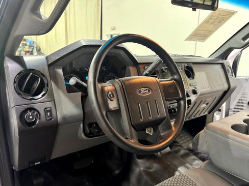 Used 2016 Ford F550 2WD Crew Cab Super Duty image 9