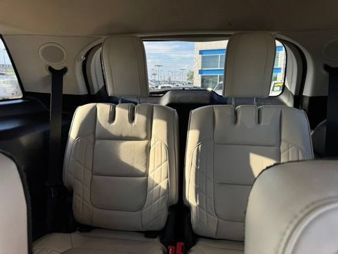 Used 2016 Ford Explorer Platinum AWD/4WD image 18