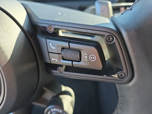 Certified 2025 Porsche Cayenne Coupe image 35