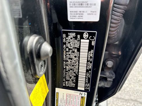 Used 2021 Toyota C-HR LE FWD image 27