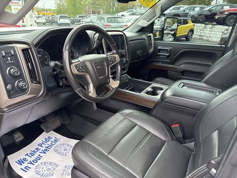 Used 2018 GMC Sierra 2500 Denali w/ Duramax Plus Package AWD/4WD image 8