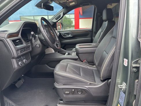 Used 2023 Chevrolet Suburban Premier AWD/4WD image 10
