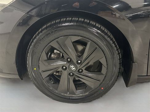 Used 2022 Hyundai Elantra SEL image 33