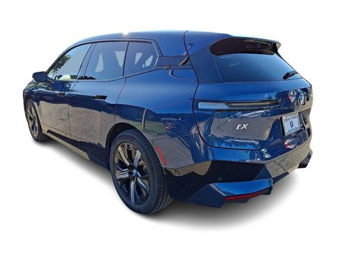 Used 2024 BMW iX xDrive50 w/ Sport Package AWD/4WD image 3