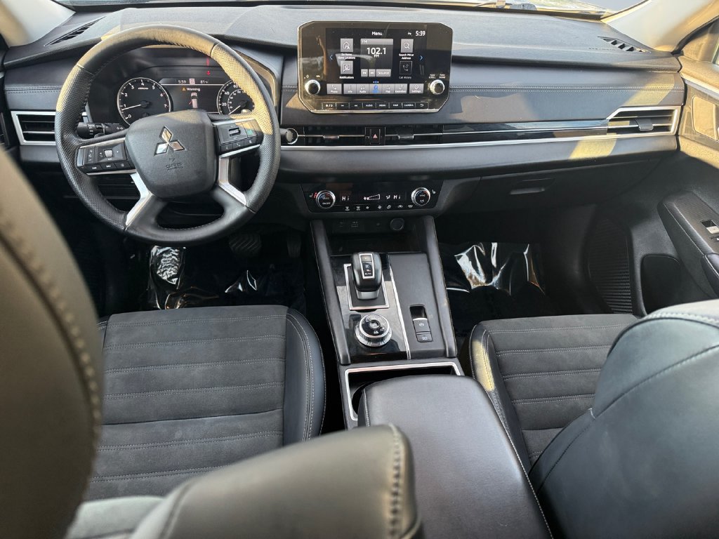 Used 2024 Mitsubishi Outlander AWD image 10
