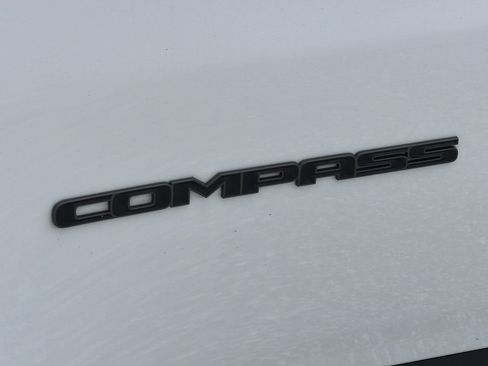 Used 2025 Jeep Compass Trailhawk AWD/4WD image 40