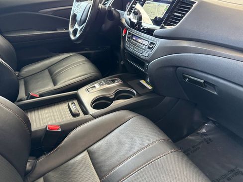 Used 2023 Honda Passport TrailSport image 17