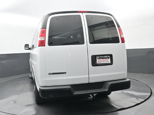 Used 2022 Chevrolet Express 2500 LS w/ Driver Convenience Package RWD image 4