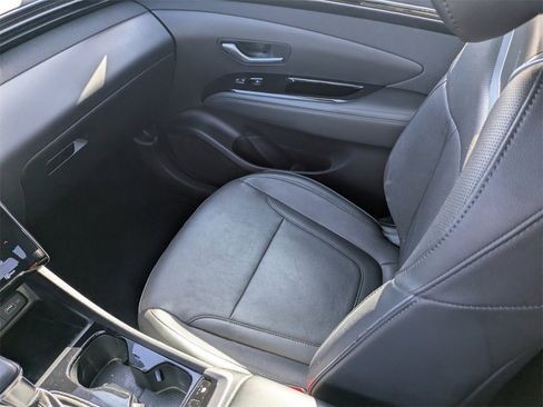 Used 2022 Hyundai Santa Cruz Limited image 17