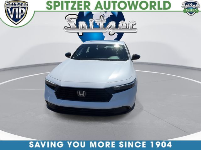 Used 2025 Honda Accord Sport image 3