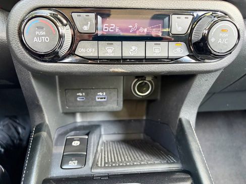 Used 2024 Nissan Kicks SR w/ SR Premium Package FWD image 24