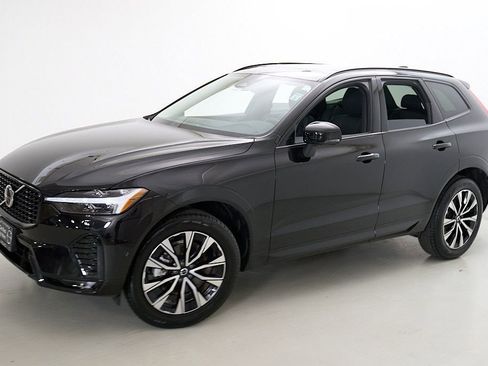 Certified 2025 Volvo XC60 B5 Plus w/ Climate Package AWD/4WD image 3
