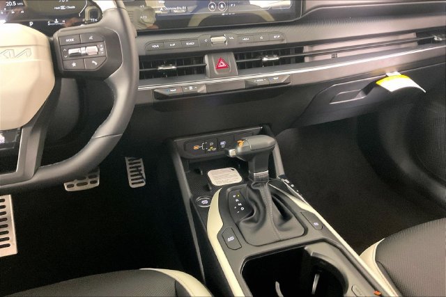 New 2027 Kia K4 GT-Line Turbo FWD image 7