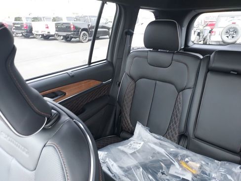 New 2026 Jeep Grand Cherokee Summit w/ Obsidian Package image 12